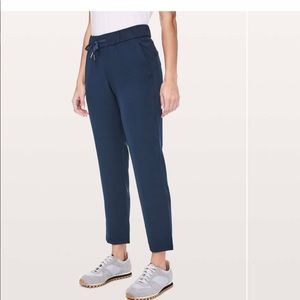 Lululemon On The Fly Cropped pants